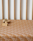 SNÄCKOR | Cinnamon brown | 40x80cm/15,7x31,5"| Dra-På-Lakan för vagn/vagga
