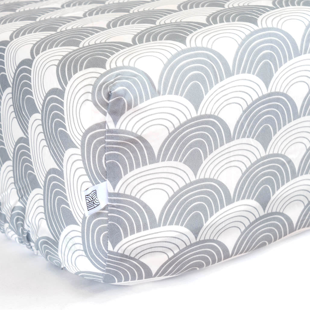 Organic fitted crib sheets with waves grey