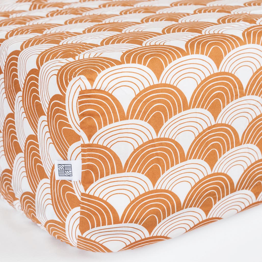 Fitted sheets for kids bed waves brown